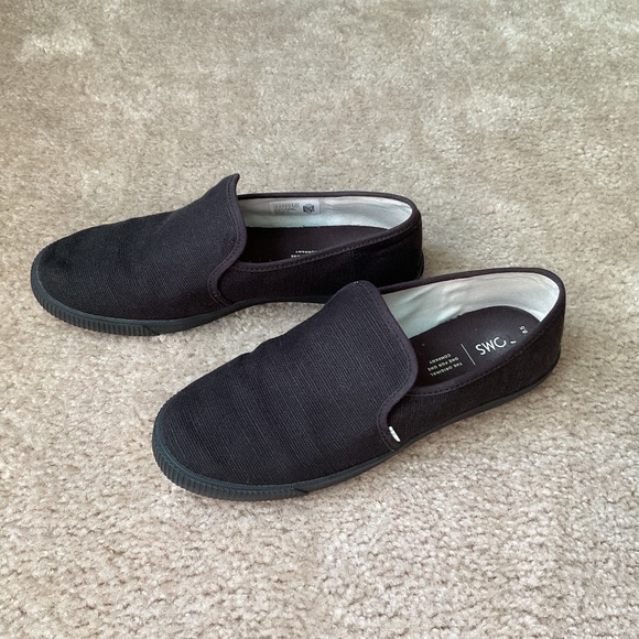 TOMS Clemente Black Canvas Slip-ons 8.5 Women - Picture 1 of 9